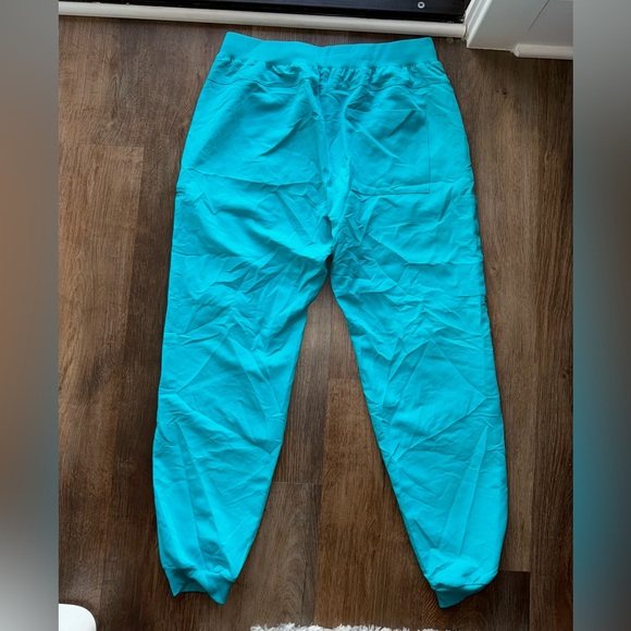 FABLETICS Scrub Bottoms size M - Picture 3 of 6